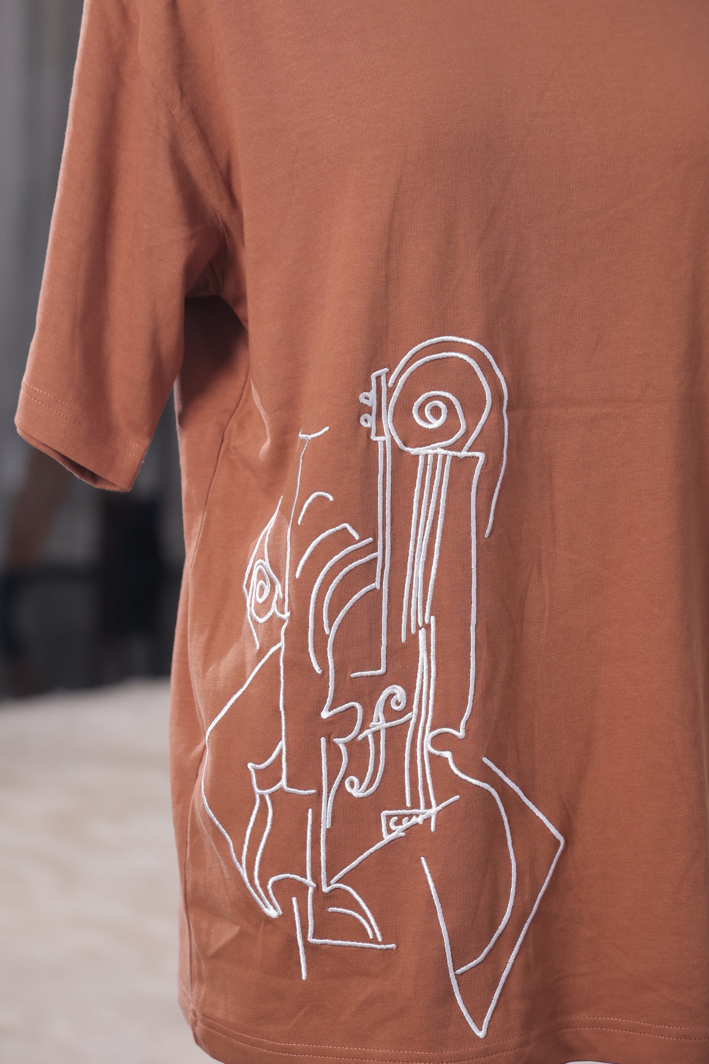 Outline Dreams Tee